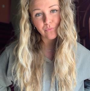 Meet your Posher, Caitlin